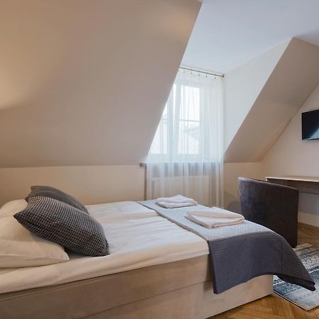 Around Market Square Apartments Krakow Ngoại thất bức ảnh