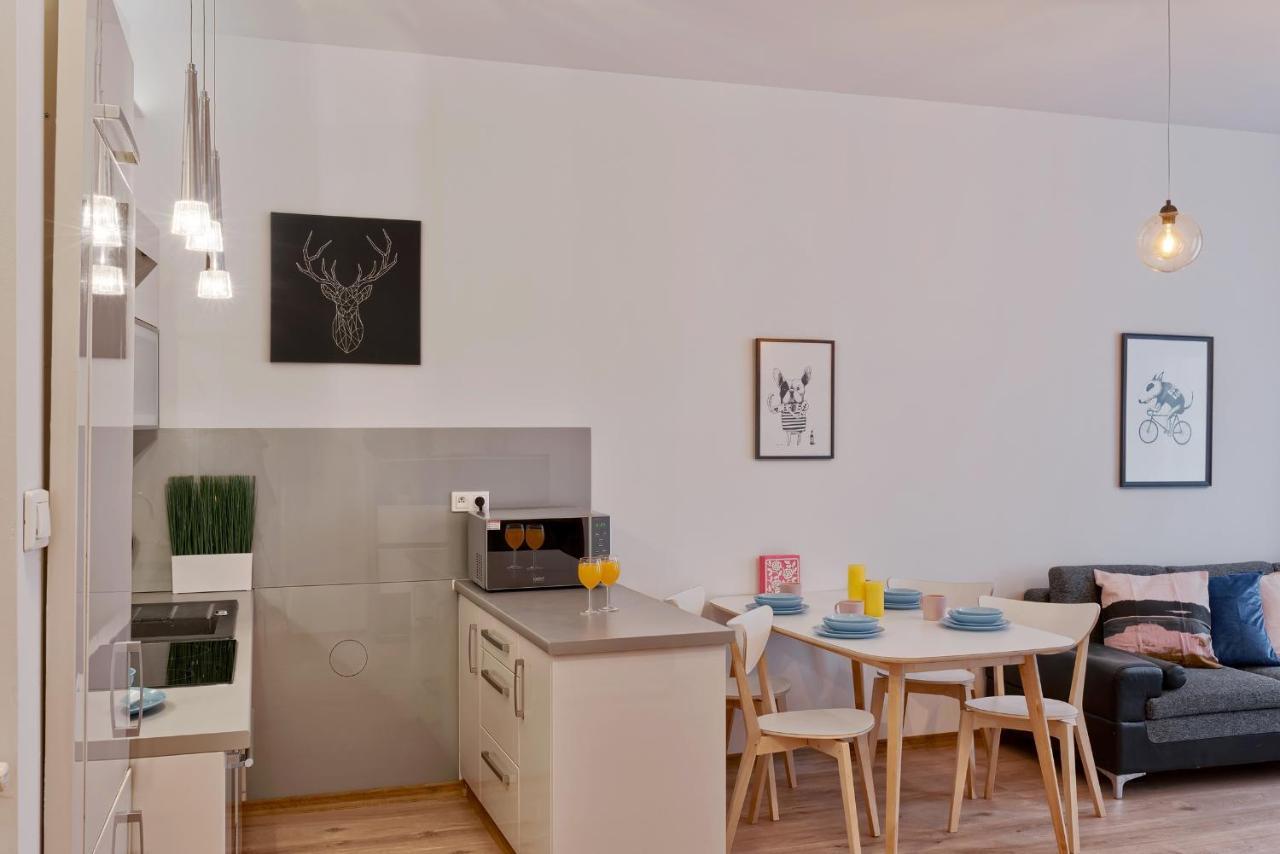 Around Market Square Apartments Krakow Ngoại thất bức ảnh